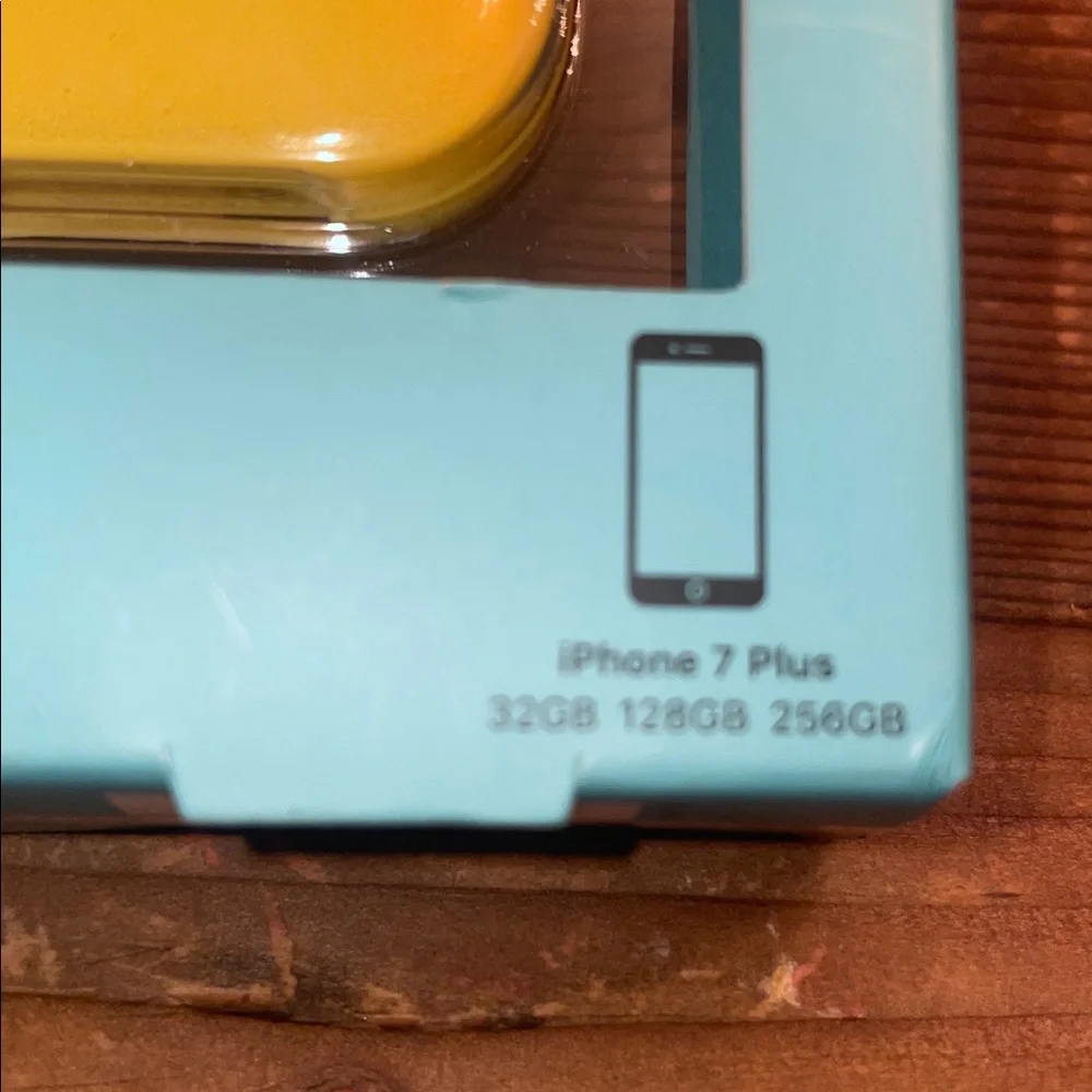 Kate Spade Yellow Case with White Daisy Design